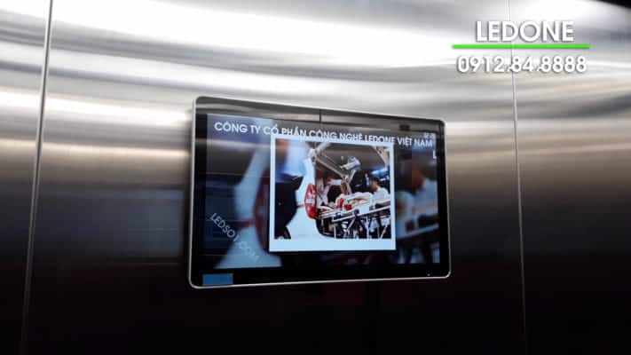 Màn hình quảng cáo LCD treo tường được lắp đặt nhiều ở thang máy, siêu thị, nơi thu hút nhiều người.